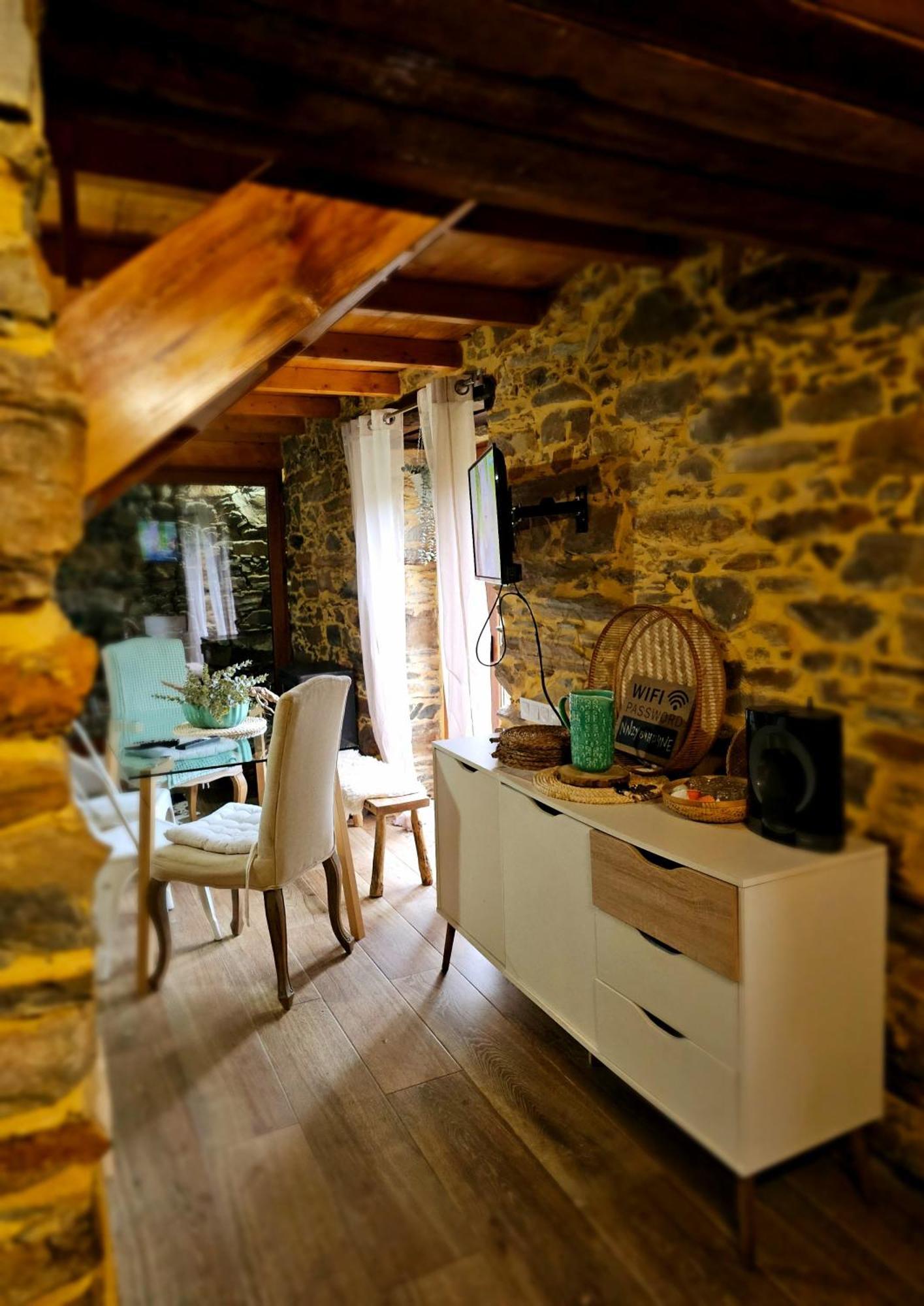 Pampihouse, Luxury Rustic House Near River Пампілльоза-да-Серра Екстер'єр фото